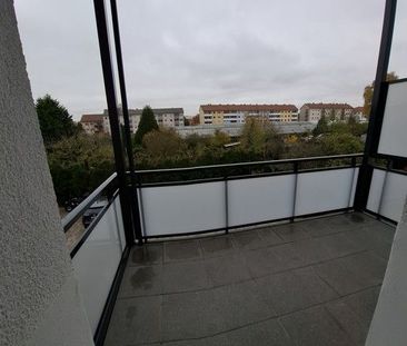 Ideale 3 Zimmerwohnung mit Balkon für junges Paar im Glück! - Photo 2