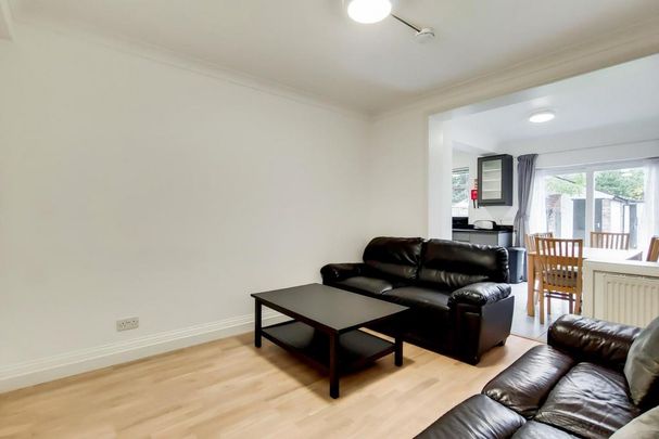 3 bedroom terraced house to rent - Photo 1