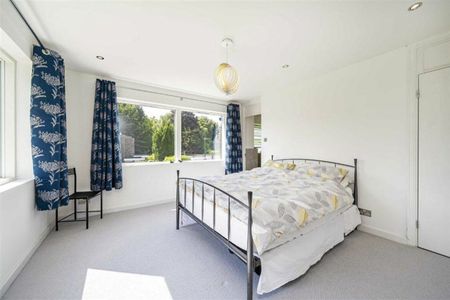 Broom Park, Teddington, TW11 - Photo 3