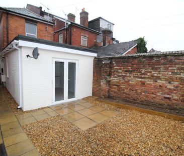 1 bedroom flat to rent - Photo 6