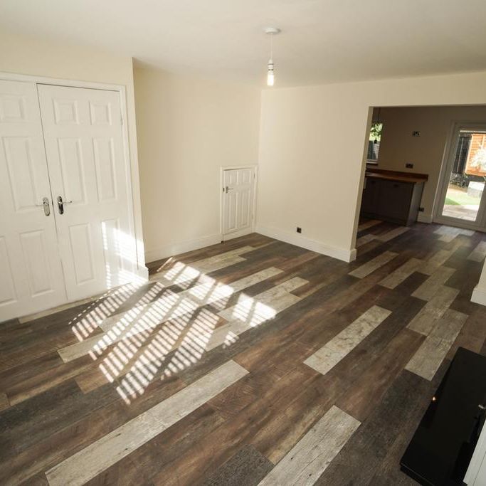 4 bedroom detached house to rent - Photo 1