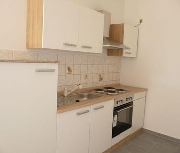 helle Single-Wohnung mit Einbauküche am Wunderlich-Park in Meerane,... - Photo 1