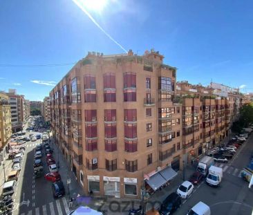 Valencia - Photo 3