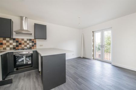 2 bed Apartment To Let - Photo 2