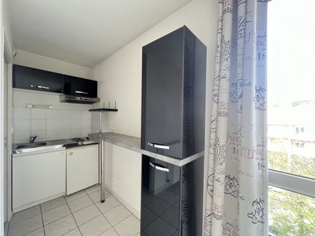 Location Appartement 1 pièce 20m² RODEZ 12000 - Photo 4