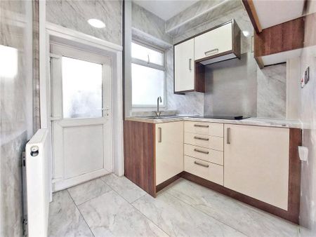 2 bedroom terraced house to rent - Photo 3