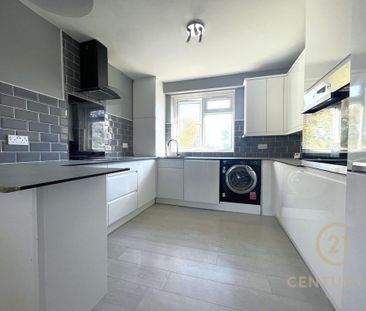 4 bedroom apartment to rent - Photo 3
