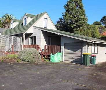 Browns Bay Family Home - Photo 1