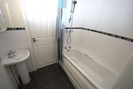 1 bedroom mews to rent - Photo 4