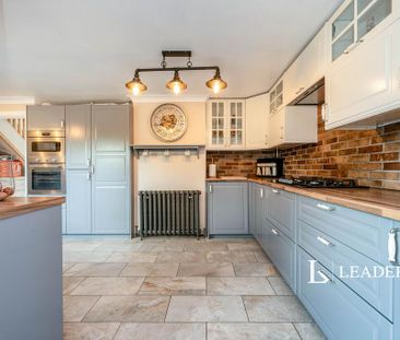 4 bedroom semi-detached house to rent - Photo 1