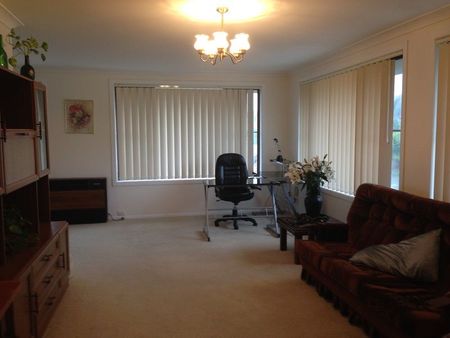 Large family sized furnished home - Photo 2