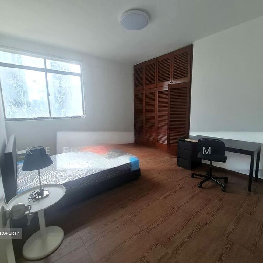 Orchard Tower Rear Block Apartment (D9), Apartment - For Rent - Photo 1