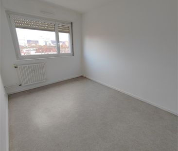 Location Appartement 4 pièces 83m² - Photo 3