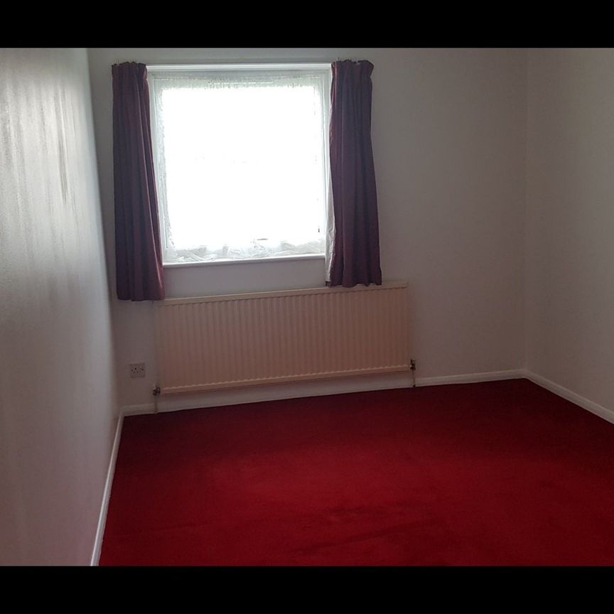 1 Bed Flat, Howard Road, SE25 - Photo 1