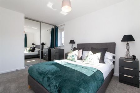 3 bedroom semi-detached house to rent - Photo 3