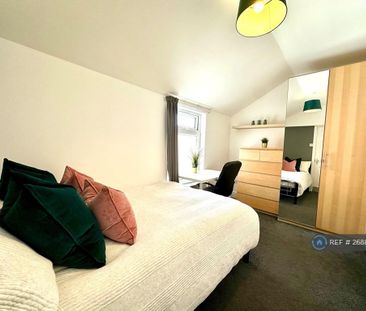 4 bedroom terraced house to rent - Photo 5