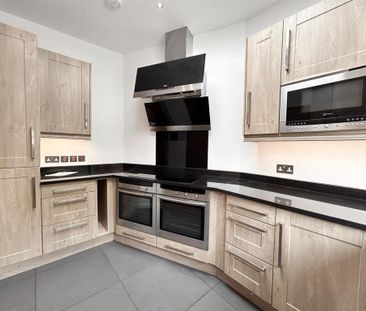 3 bedroom detached bungalow to rent - Photo 2