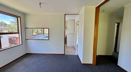 Bright & Tidy 3-Bedroom Gem - Photo 2