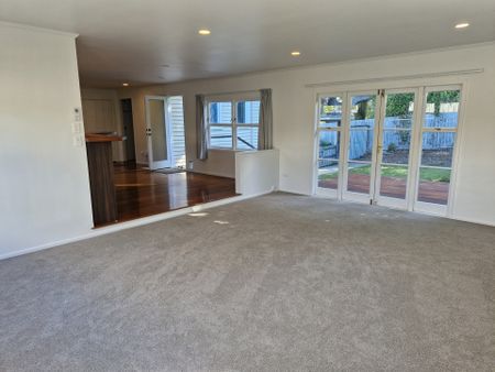 Tucked away on a raised section with space & comfort - Photo 4