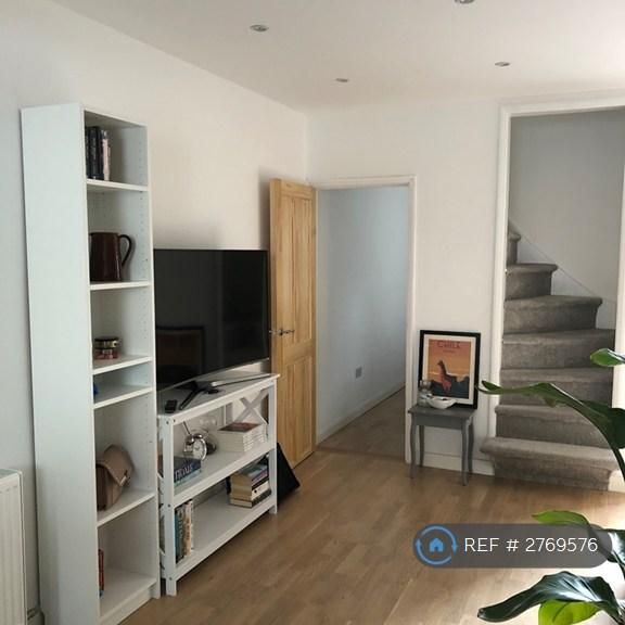 3 bedroom end of terrace house to rent - Photo 1