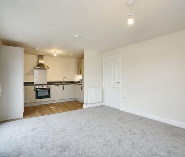 2 bedroom flat to rent - Photo 2