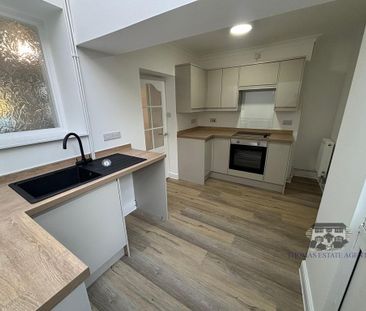 3 bedroom terraced house to rent - Photo 6