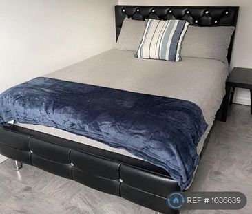 1 bedroom in a house share to rent - Photo 3