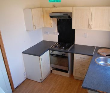 3 bedroom end of terrace house to rent - Photo 6