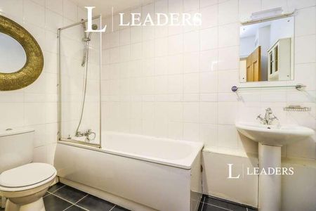 Dee Banks, Chester, CH3 - Photo 2