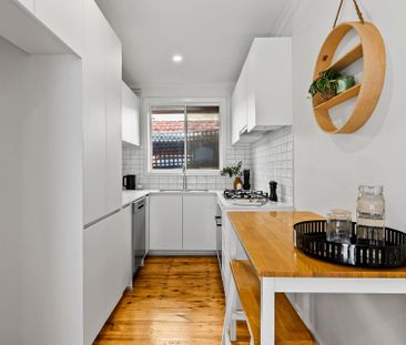 Renovated Comfort, Private Outdoor Space & the Best of Brunswick - Photo 2