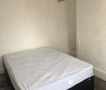 5 bedroom terraced house to rent - Photo 5