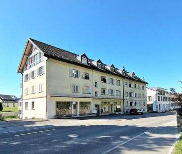 "Grossräumige Wohnung mit zwei Balkonen in zentraler Gegend - 1. Mo... - Photo 3