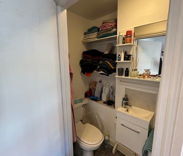 Studio Flat, Golders Green Road, NW11 - Photo 1