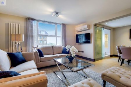 3 bedroom flat to rent - Photo 3