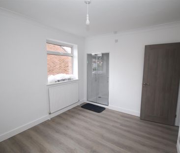 3 bedroom Semi-Detached House to let - Photo 1