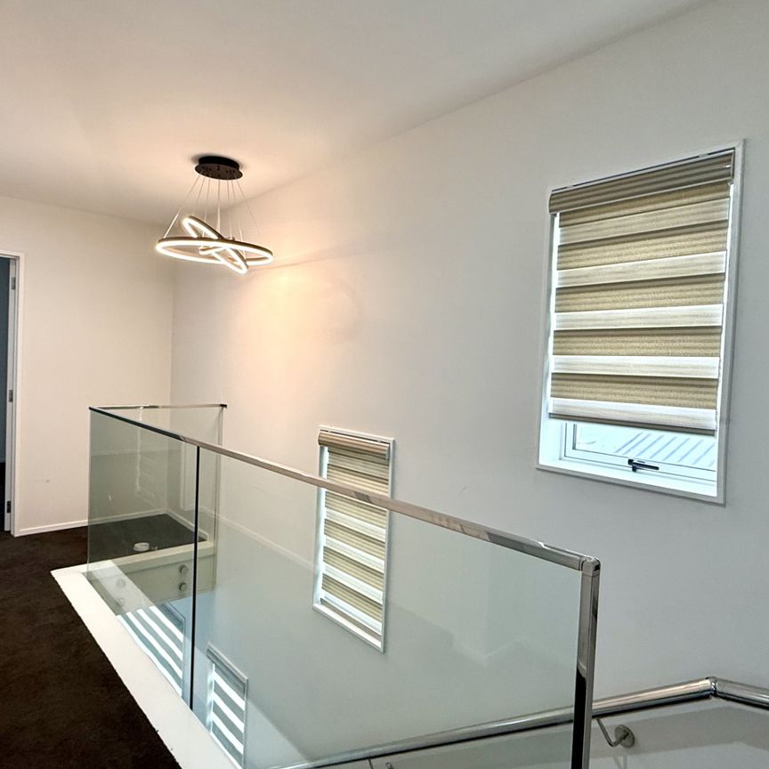 Modern 4-Bedroom, 3-Bathroom Townhouse in Mangere - Photo 1