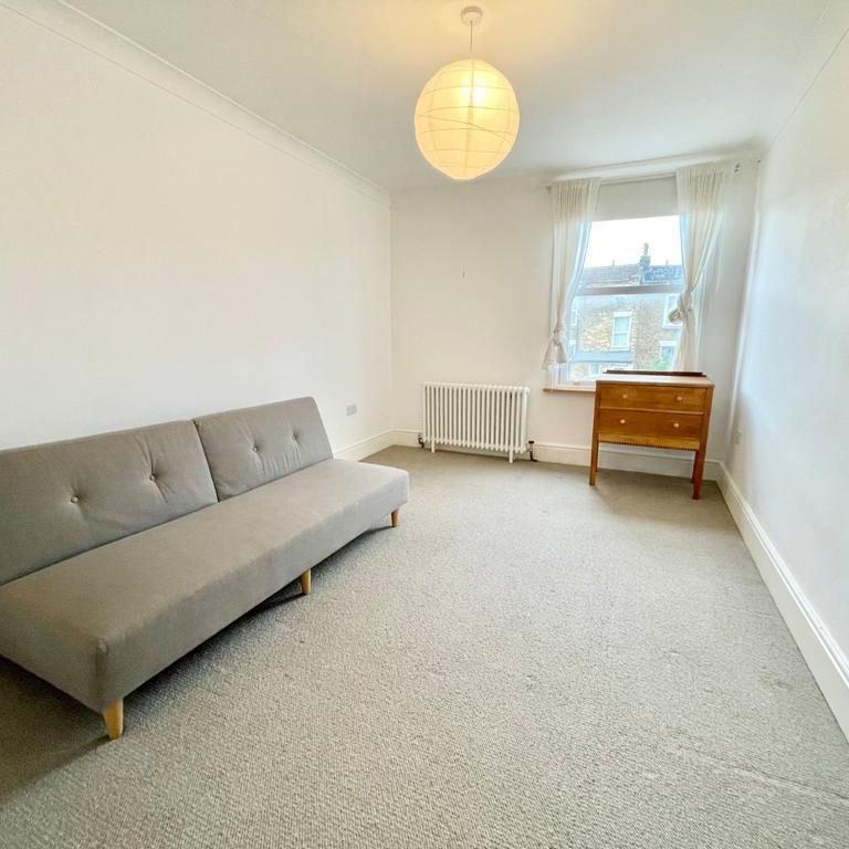 2 bedroom end of terrace house to rent - Photo 1