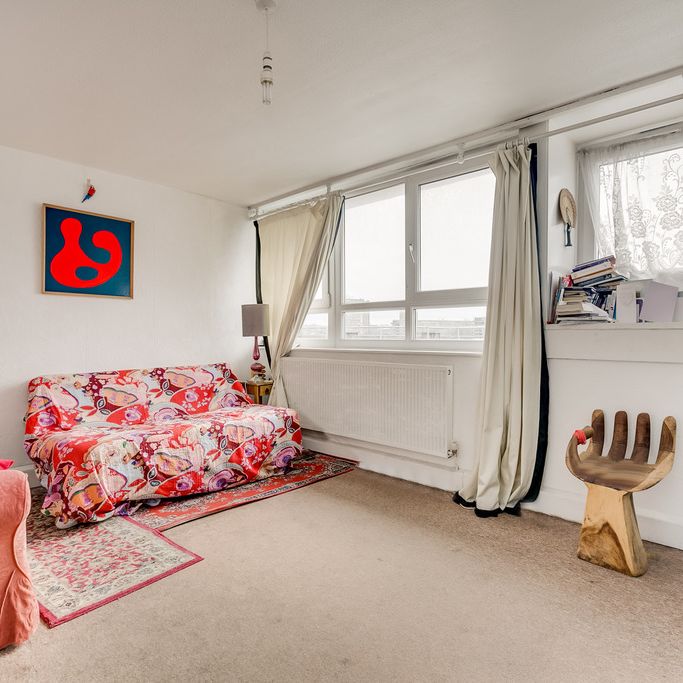 Badric Court, SW11, London - Photo 1