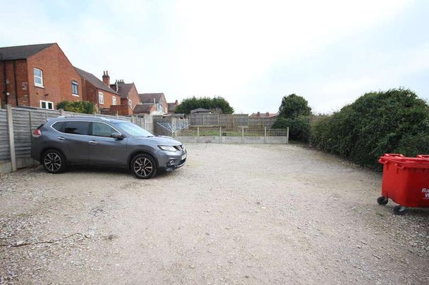 Calais Road, Staffordshire, Burton Upon Trent, DE13 - Photo 1