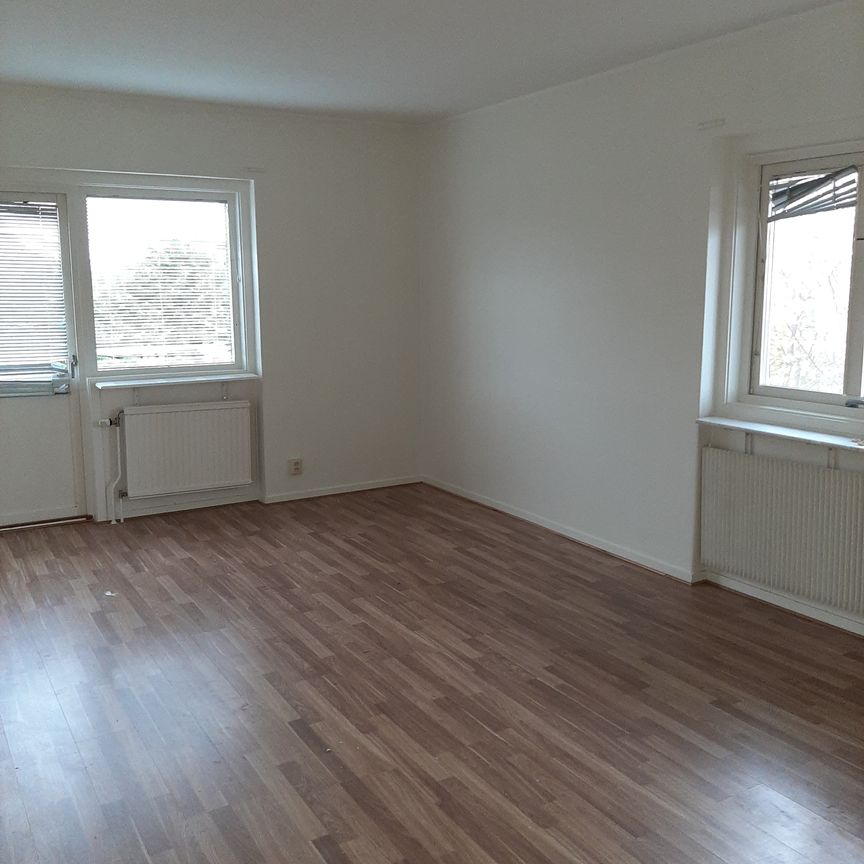 Södra Ringvägen 45 - Foto 1