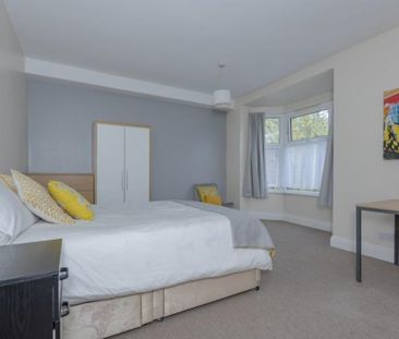 4 bedroom terraced house to rent - Photo 5