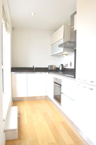 1 bedroom flat to rent - Photo 4