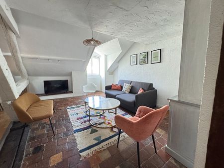 T4 bis - Duplex meublé en hyper-centre d'Orléans avec 3 chambres et deux salles d'eaux/de bains - Photo 5