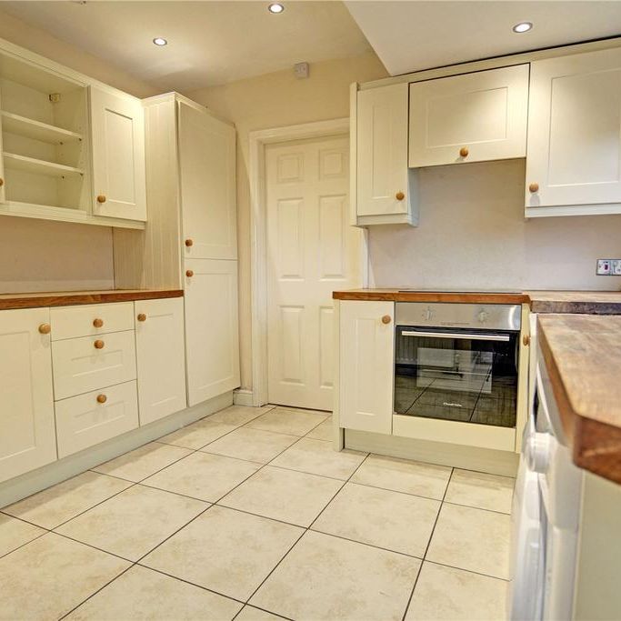 2 bedroom bungalow to rent - Photo 1