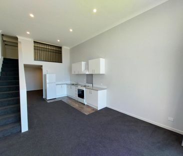 One Bedroom Central Apartment - Photo 2