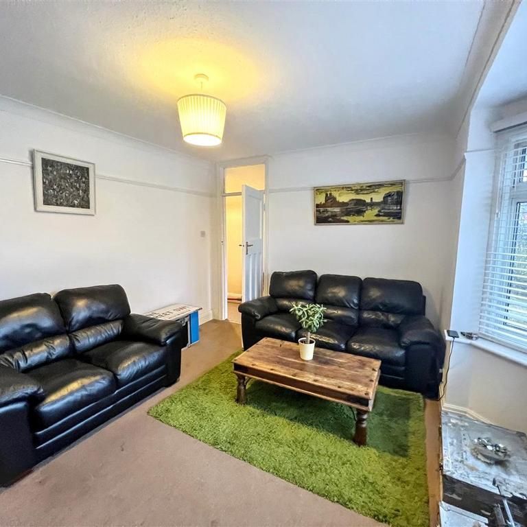 2 bedroom maisonette to rent - Photo 1