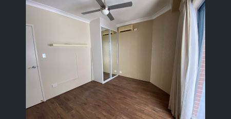 Huge Apartment - Three Bedrooms + Study + Four Balconies Inspect: Saturday 10th Oct at 12.00-12.20pm - Photo 4