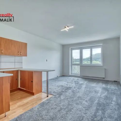 Pronájem bytu 1+kk s balkonem, 32 m - Фото 1