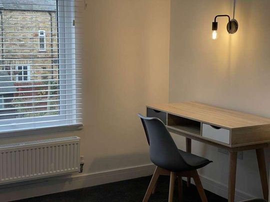 Rm, Dogsthorpe Road, Peterborough, PE1 - Photo 1