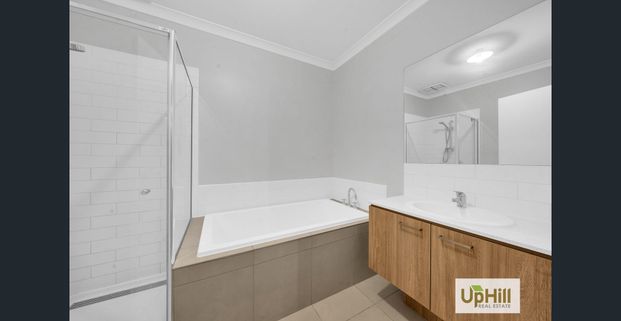 Modern Family Home Available in Highgrove Estate – 14 Mountjoy Circuit, Clyde North VIC 3978 - Photo 1